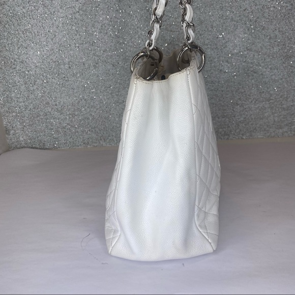 ❤️Sold Caviar Quilted Grand Shopping Tote GST White - Picture 5 of 15